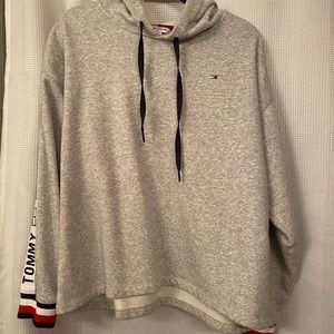 Tommy Hilfiger sweater